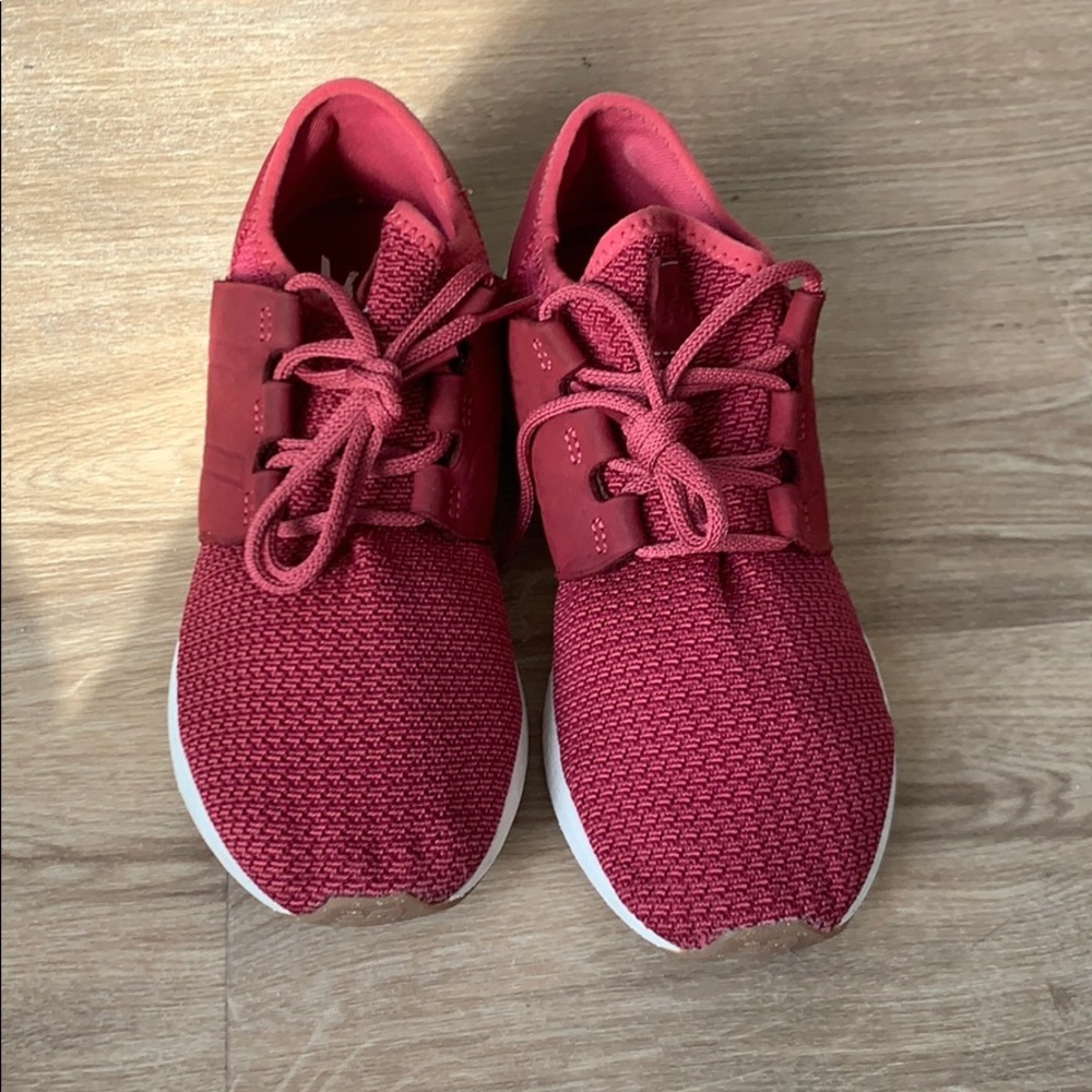Women’s new balance shoes